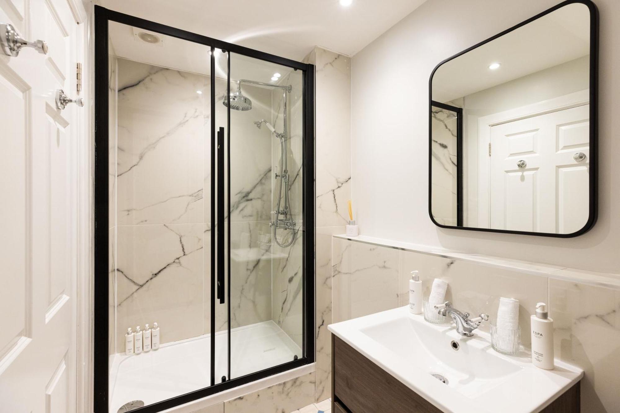 Righ Properties - Luxurious City Centre Three Bedroom Apartment EDI Kültér fotó
